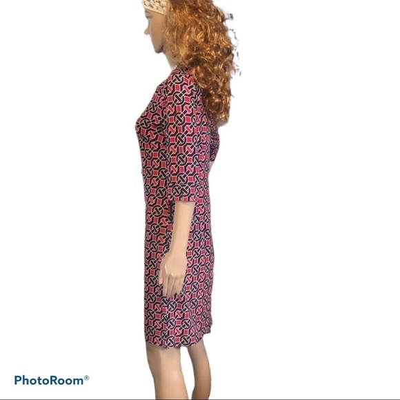 LAUNDRY by design red vneck shift dress. - Picture 5 of 11